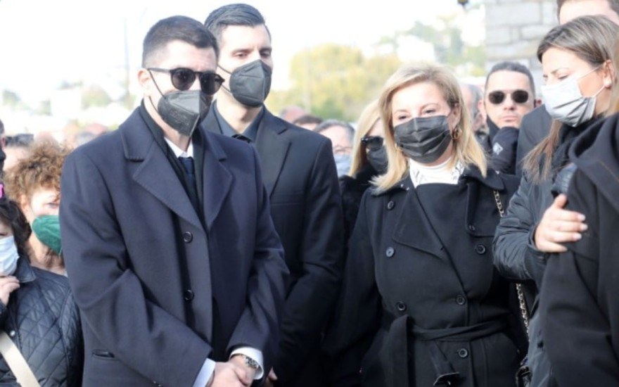 Η ανακοίνωση του Σοφού για την απόφαση του γιου του Τράγκα να αποποιηθεί κάθε περιουσιακό στοιχείο