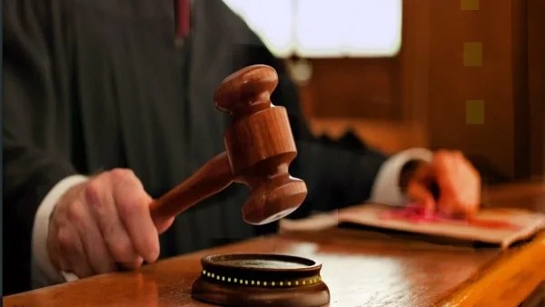 Δίκη προπονητή ιστιοπλοΐας: Με λυγμούς κατέθεσε ο 39χρονος για τον βιασμό 12χρονης αθλήτριας - «Βία στον έρωτα δεν υπάρχει»