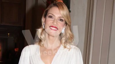 Tα περπάτησε η Βίκυ Καγιά και κοστίζουν 69 ευρώ - Τα χρυσά πέδιλα με την ιδιαίτερη λεπτομέρεια