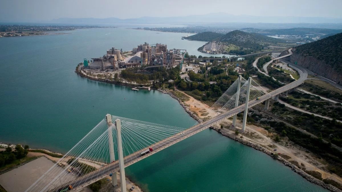 Χαλκίδα: Εντοπίστηκε αιμόφυρτη γυναίκα στο έδαφος