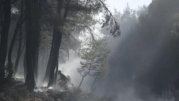 Πολύ μεγάλη φωτιά τώρα στην Λευκάδα