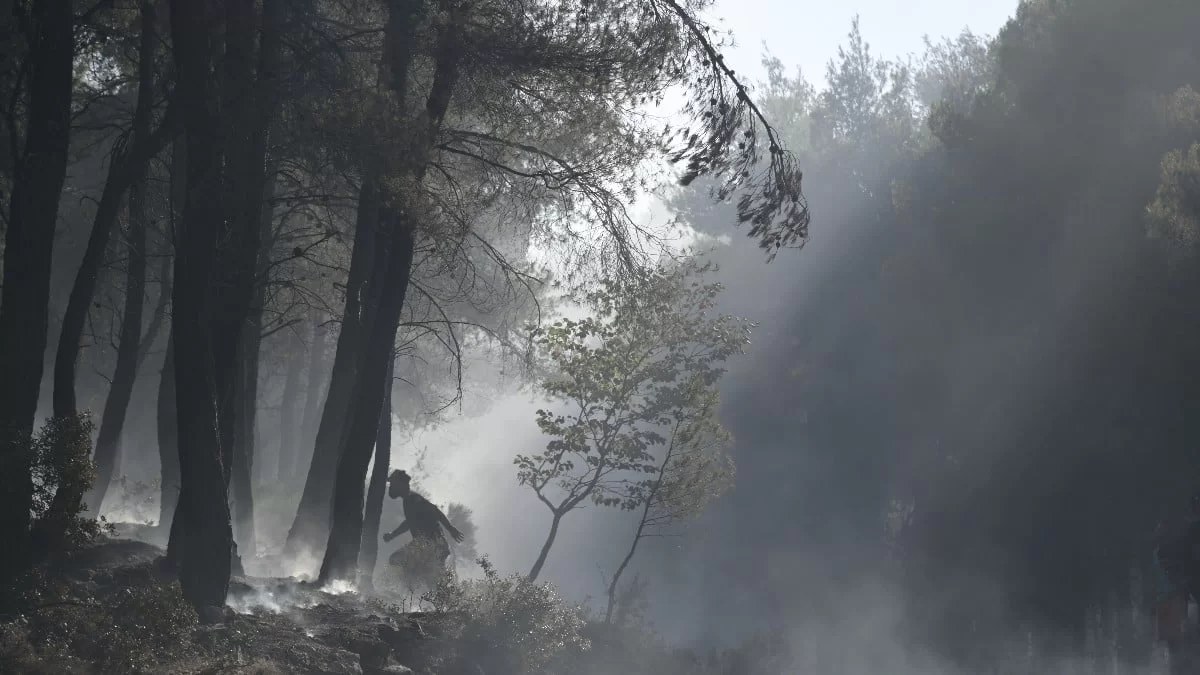 Πολύ μεγάλη φωτιά τώρα στην Λευκάδα