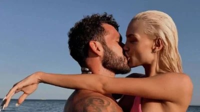 Είναι φλογερός αυτός ο έρωτας - Τα καυτά φιλιά στο στόμα του Στάθη Σχίζα στην Παναγιώταρου