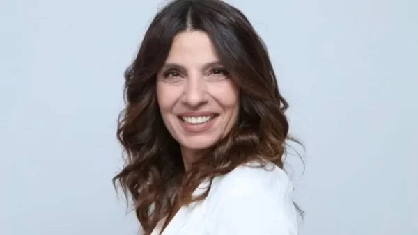 Με αγορέ μαλλί και αγνώριστη - Όταν η Πόπη Τσαπανίδου έπαιξε σε σειρά με τον Νίκο Σεργιανόπουλο