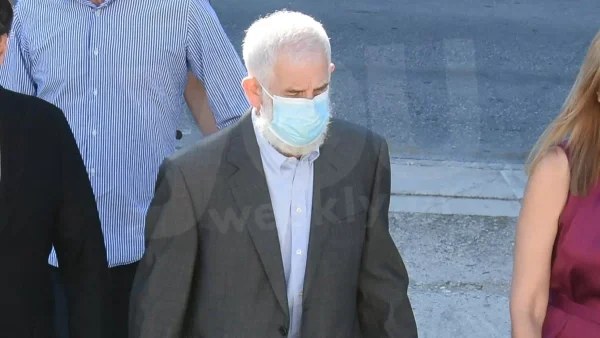 «Αληταρά, μεγαλώνουμε παιδιά κι εμείς» -  Ο Πέτρος Φιλιππίδης δέχτηκε φραστική επίθεση  έξω από το δικαστήριο