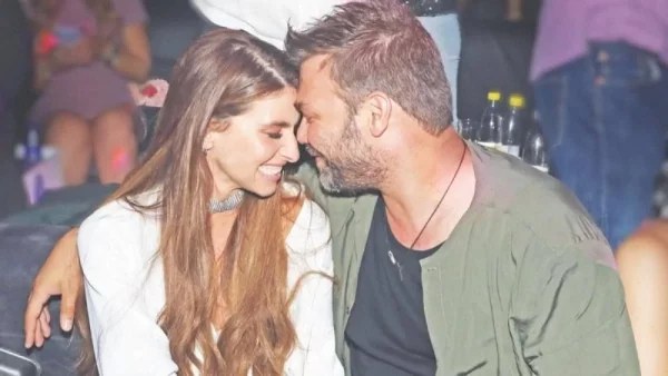 Στην αγκαλιά του Γιώργου Σαμπάνη η Ιωάννα Σαρρή μετά τις διακοπές της - Πιο ερωτευμένοι από ποτέ