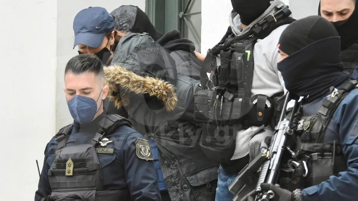 Τραγωδία Πάτρα: «Το βλέμμα της Ρούλας στις φωτογραφίες προδίδει ανησυχία»