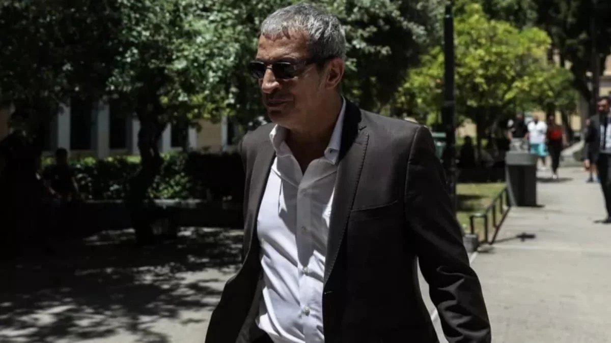 '' Ήθελα να δικαστώ και γι’ αυτό ήρθα'': Οι πρώτες δηλώσεις του Θέμη Αδαμαντίδη μετά την αναβολή της δίκης