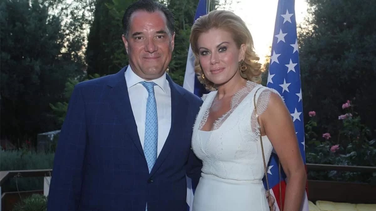 Οι δυσκολίες φέρνουν πιο κοντά Άδωνι και Μανωλίδου - Η νέα κοινή έξοδος μετά τις ψευδείς ειδήσεις στο Twitter