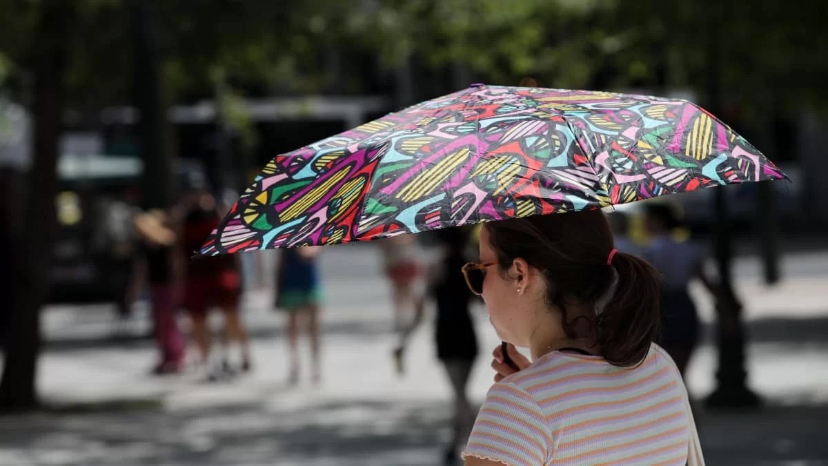 Καιρός: Πλησιάζει ο καύσωνας στην Ελλάδα - Μέχρι πόσο θα ανέβει ο υδράργυρος;