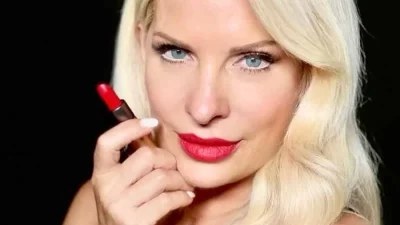 Κάνε το μακιγιάζ της Ελένης Μενεγάκη - 3 tips για να φορέσεις το κόκκινο κραγιόν σου