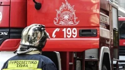Φωτιά τώρα σε ξυλουργείο στον Άγιο Δημήτριο