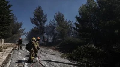 Φωτιά Πεντέλη: Αλλαγές στα δρομολόγια των λεωφορείων