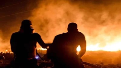 Φωτιά στην Πεντέλη: Τρεις πυροσβέστες και 9 πολίτες σε νοσοκομεία