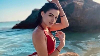 Κανένα Bachelor και κανένας Βασιλάκος - Η Αντζελίνα Χαλντέντα τα άφησε όλα πίσω και φωτογραφίζεται με την ανθοδέσμη στα χέρια