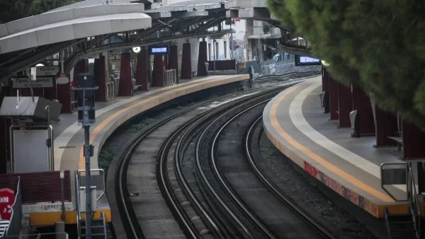 Νεκρός ο άνθρωπος που έπεσε στις γραμμές του ΗΣΑΠ στα Άνω Πατήσια