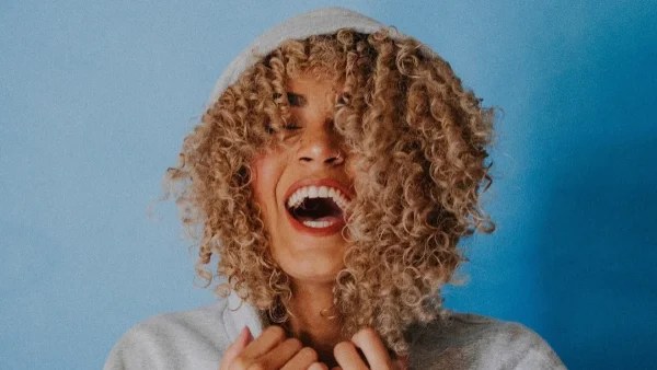 LORVENN HAIR PROFESSIONALS: Νέες vegan κρέμες Naturally Wavy και Finest Curl