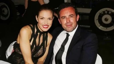 Ζουν τον έρωτά τους Βίκυ Καγιά  και Ηλίας Κρασσάς: Αγκαλιά για ''φεγγαράδα'' στις διακοπές τους