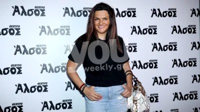 Δε μπορούσε να τα κάνει με τίποτα καλά - Στο πάτωμα η Κατσαφάδου πλένοντας τα πάνω από 8 σκυλιά της