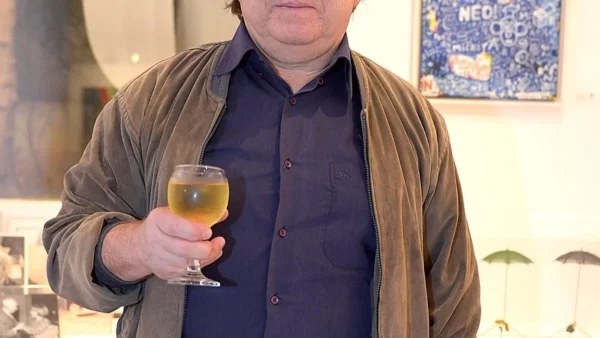 Σοκ στον καλλιτεχνικό χώρο - Κινδυνεύει να μείνει άστεγος πασίγνωστος Έλληνας ηθοποιός