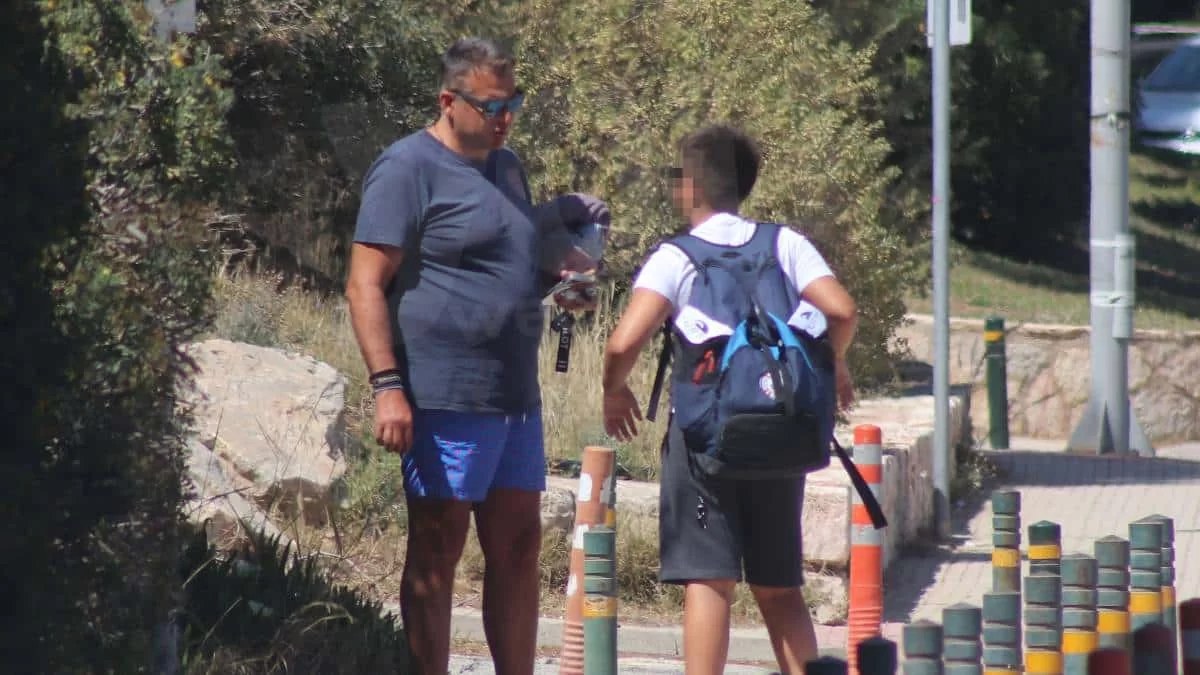 "Λιώνει" στο πλευρό των παιδιών του ο Γιώργος Λιάγκας - Είναι αχώριστοι στις καλοκαιρινές τους διακοπές