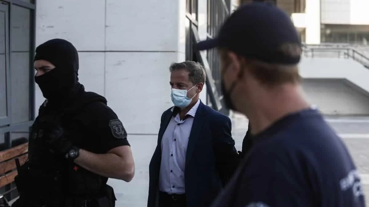 Επέστρεψαν τα χαμόγελα στο πρόσωπο του Λιγνάδη και της Κούρκουλα μετά την ανακοίνωση της αναστολής