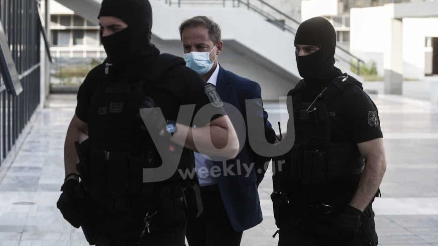 Τα πλάνα του από το δικαστήριο
