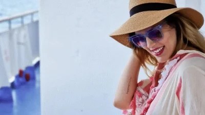 Με εντυπωσιακό φλοράλ φόρεμα λίγο πριν γεννήσει - Το ανεπανάληπτο baby shower της Γαστεράτου