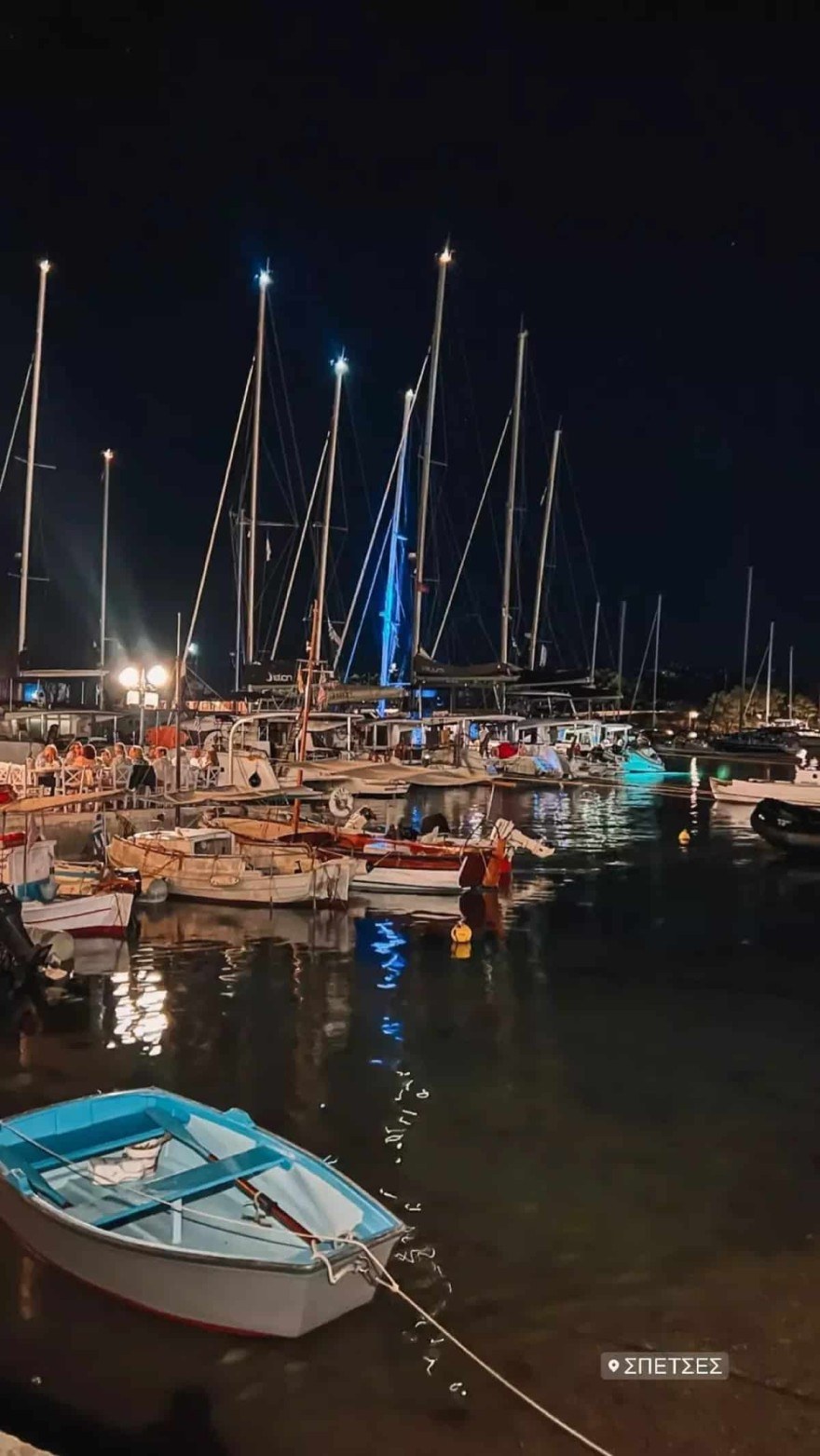 Φωτογραφία της Ρουμελιώτη από τις νυχτερινές Σπέτσες