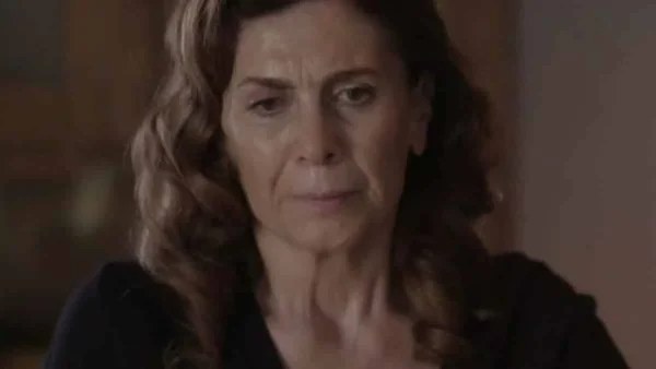 Άγριες Μέλισσες: «Κατάλαβε ποιος είναι τελικά ο Σέργιος...» - Η συγκλονιστική στιγμή της Μυρσίνης που θα καθηλώσει τους πάντες