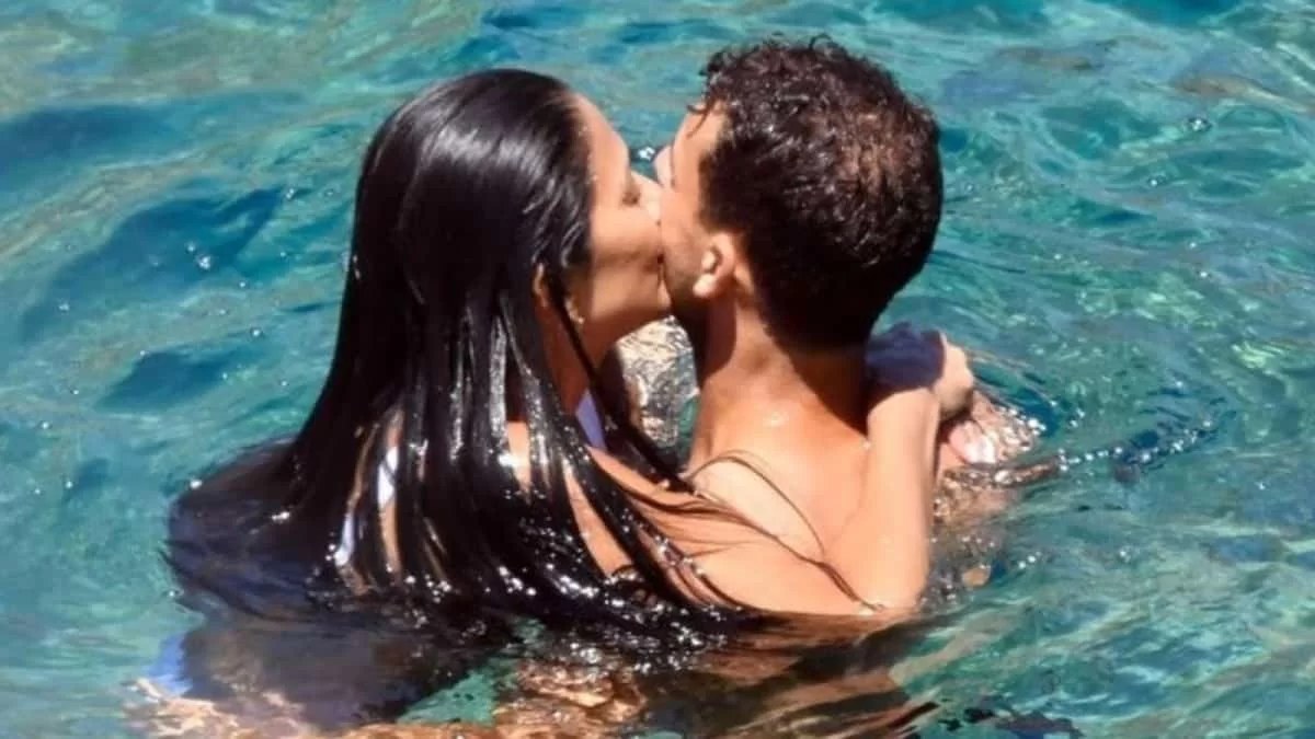 Από την Μύκονο στην Σαντορίνη - Η Nicole Scherzinger μας ταξιδεύει στις Κυκλάδες
