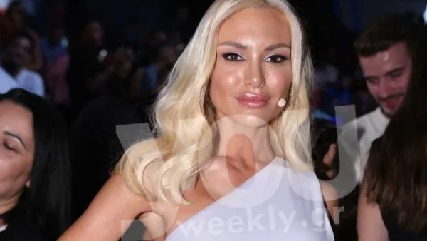 Με ολόσωμο μαγιό που προκαλεί "έγκεφαλικά" - Σούσουρο με την "καυτή" φωτογραφία της Αλεξάνδρας Παναγιώταρου