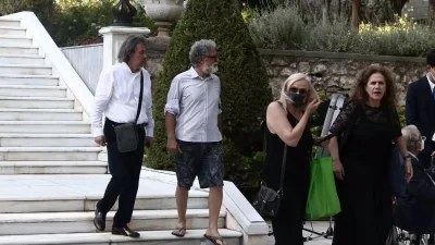 To «Σωματείο Εργαζομένων Καλλιτεχνών Ορχηστρών και Χορωδίας» της ΕΡΤ απαντά για τη σαγιονάρα στο Μέγαρο