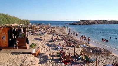 581 Ελληνικές ακτές και 15 μαρίνες - Όλες οι παραλίες που πήραν Γαλάζια Σημαία για το 2022