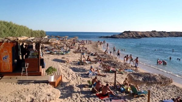 581 Ελληνικές ακτές και 15 μαρίνες - Όλες οι παραλίες που πήραν Γαλάζια Σημαία για το 2022