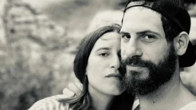 Απίστευτο γλέντι με αρνιά και μουσική - Η παραδοσιακή βάφτιση των παιδιών του Θανάση Πατριαρχέα και της Βίβιαν Δράκου