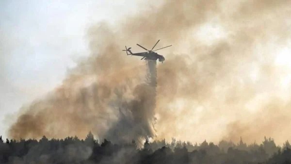 Μεγάλη φωτιά στο Πόρτο Κατσίκι στην Λευκάδα