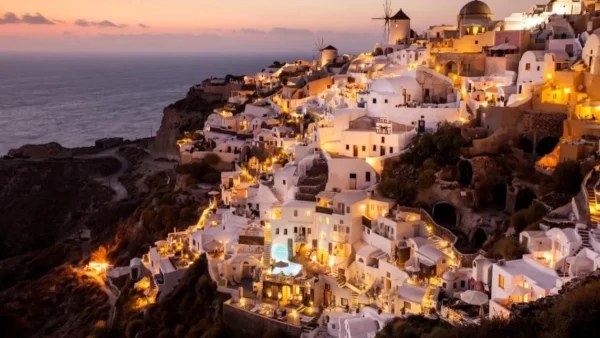 Νεκρή γυναίκα εντοπίστηκε στη Σαντορίνη