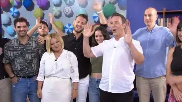 Στούντιο 4: «Πρέπει να πούμε...» - Αποχαιρέτησαν με δάκρυα στα μάτια Ζαμπέτογλου και Αναγνωστόπουλος