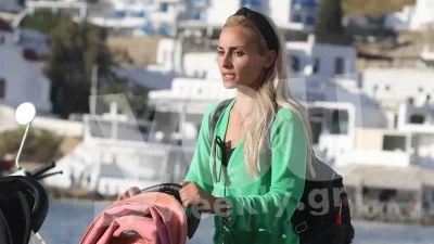 Έβαλαν τα μαγιό με τα φρου φρου τους και έτρεξαν στην παραλία - Η τρυφερή ανάρτηση της Βασιλικής Μιλλούση με τις κόρες της
