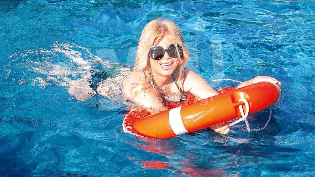 Σε 5αστερο ξενοδοχειακό συγκρότημα με πισίνα - Φωτογραφίες από τις διακοπές της Κουτσελίνη με την κόρη της