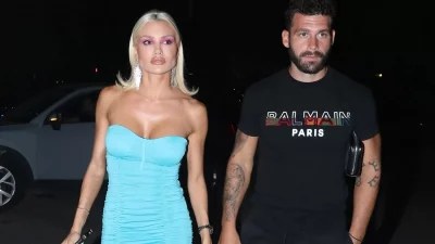 1.890 ευρώ κοστίζει η μικρή τσάντα της Αλεξάνδρας Παναγιώταρου - Τι φόρεσε στα μπουζούκια στο πλευρό του Στάθη Σχίζα
