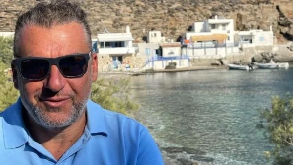 Ανέμελες διακοπές για τον Γιώργο Λιάγκα και καλή παρέα στο Ιόνιο με το σκάφος του αξίας άνω των 100.000 ευρώ