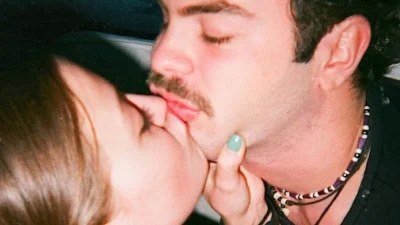 Έτσι όπως δεν τους έχετε ξαναδεί - Η Μερκούρη και ο Λάτσιος "ξεσάλωσαν" στην Άνδρο σε βραδινή τους έξοδο