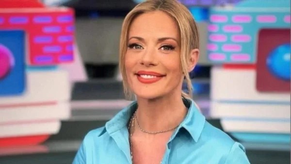 Κορμάρα η Ζέτα Μακρυπούλια στα 44 της - Το απόλυτο μυστικό που την κρατά σε φόρμα στις διακοπές της