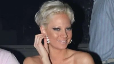 Με λευκό ημιδιάφανο κορμάκι - Η Τζούλια Αλεξανδράτου μας δείχνει πόσο έχει μεγαλώσει η κοιλίτσα της