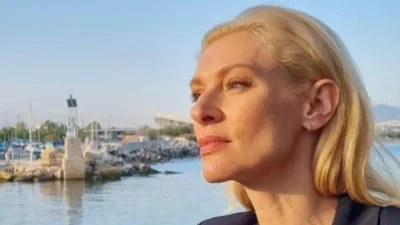 Αγνώριστη η Ζέτα Δούκα με καστανό μαλλί και αφέλειες - Ο λόγος πίσω από την αλλαγή στην εικόνα της