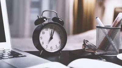 Αλλαγή ώρας: Πότε γυρνάμε το ρολόι μας μια ώρα πίσω
