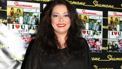 ''Κάπως έτσι ζούμε το καλοκαίρι μας'' - Ξεφάντωσε στην άμμο η Βασιλική Ανδρίτσου με την κορούλα της
