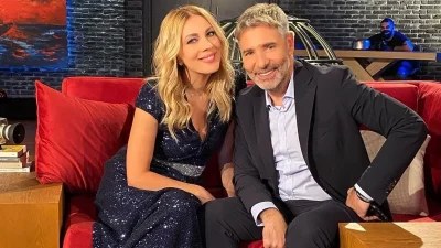 Έχει «πιάτο» την Ακρόπολη - Το γεμάτο φυτά σπίτι της Σμαράγδας Καρύδη και του Θοδωρή Αθερίδη στο κέντρο της Αθήνας